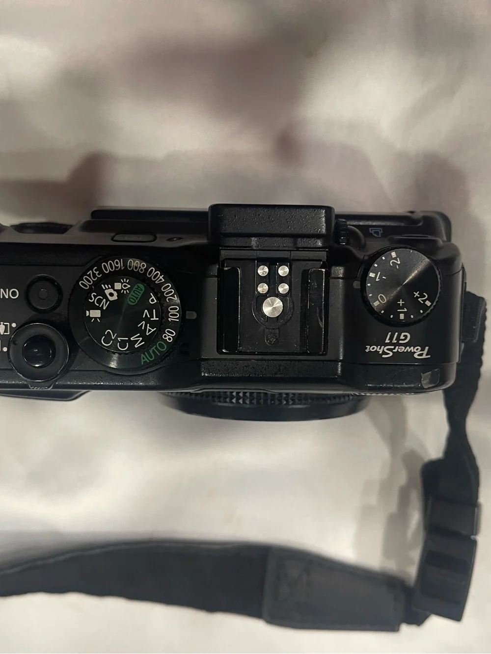 Canon G11 Compact Digital Camera in Black with Neck Strap